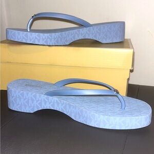 MICHAEL KORS LILO FLIP FLOP